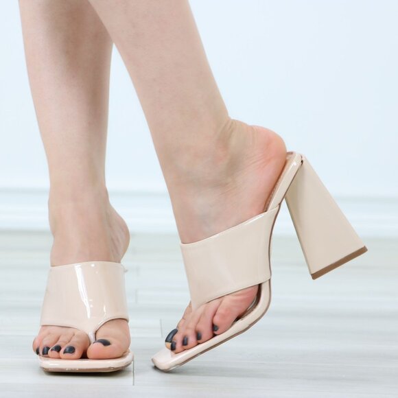 Nude Patent T Strap Block Unique High Heels Sandals - Picture 9 of 11